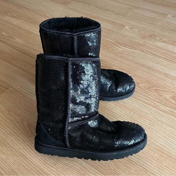 Ugg Black Classic Sequin Short Boots Women’s 5 - Picture 1 of 10